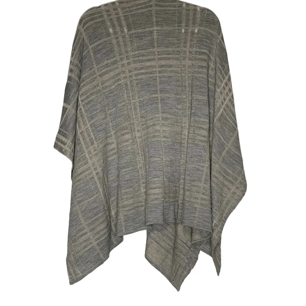 FRAAS grey and taupe woven plaid acrylic kaftan wrap.‎ OSFA